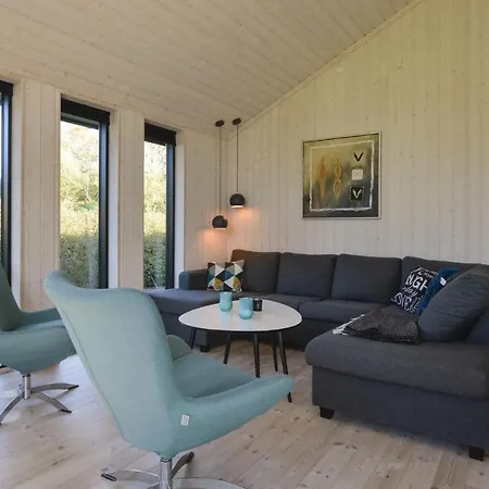 Four-bedroom Holiday In Casa vacanze