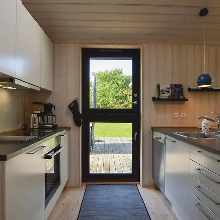 Casa vacanze Four-bedroom Holiday In