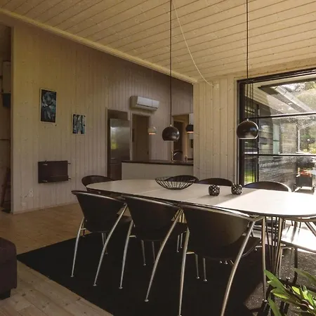 Four-bedroom Holiday In Casa vacanze *